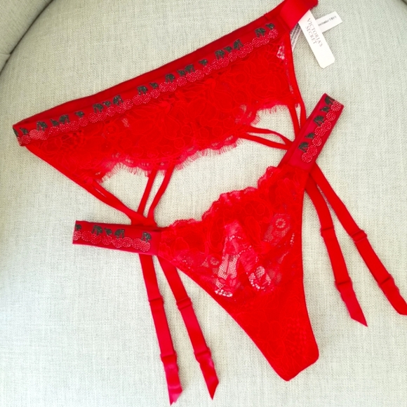 Victoria's Secret Very Sexy Cherry Bomb Shine Strap Thong & Garter Belt Set NWT - Picture 9 of 13